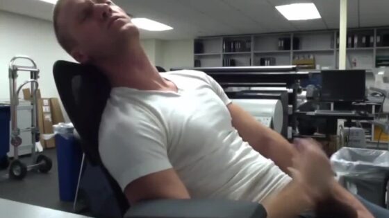 Guy Jo In Office