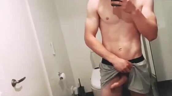 Blond Showing