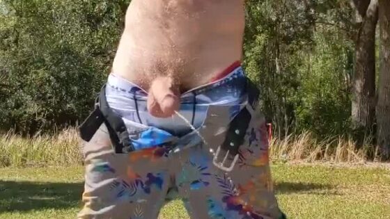 Redneck With No Shame Pissing_3