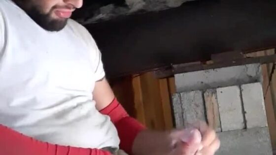 Tradie Gushing His Milk On The Job Cumshot