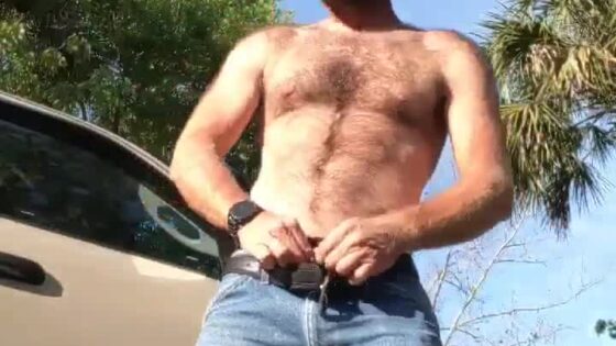 Redneck With No Shame Pissing_12