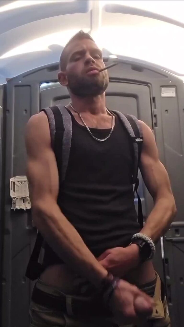 As Fuck White Thug Gets Off At Work Load