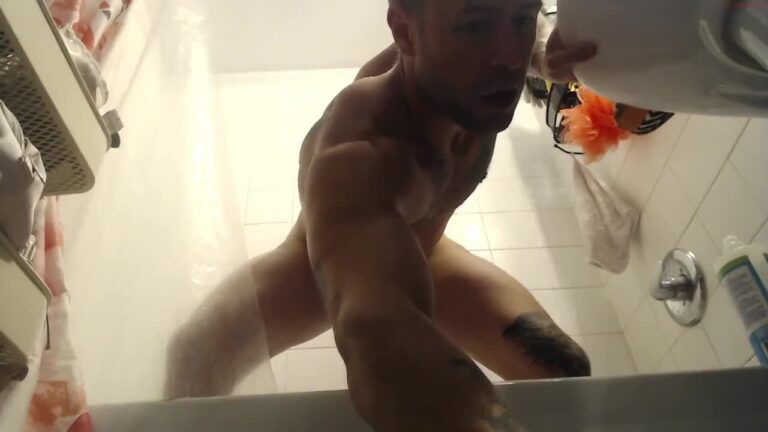 Brad Cums In The Shower