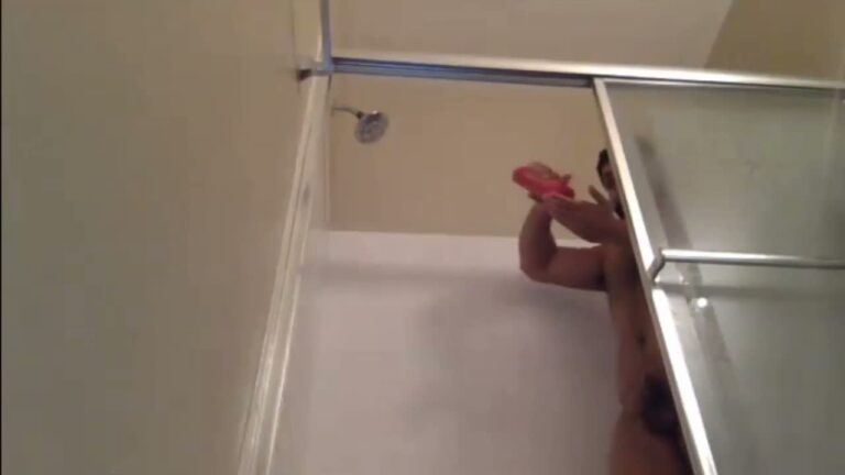 Handsome Straight Guy To Show His Dick_1