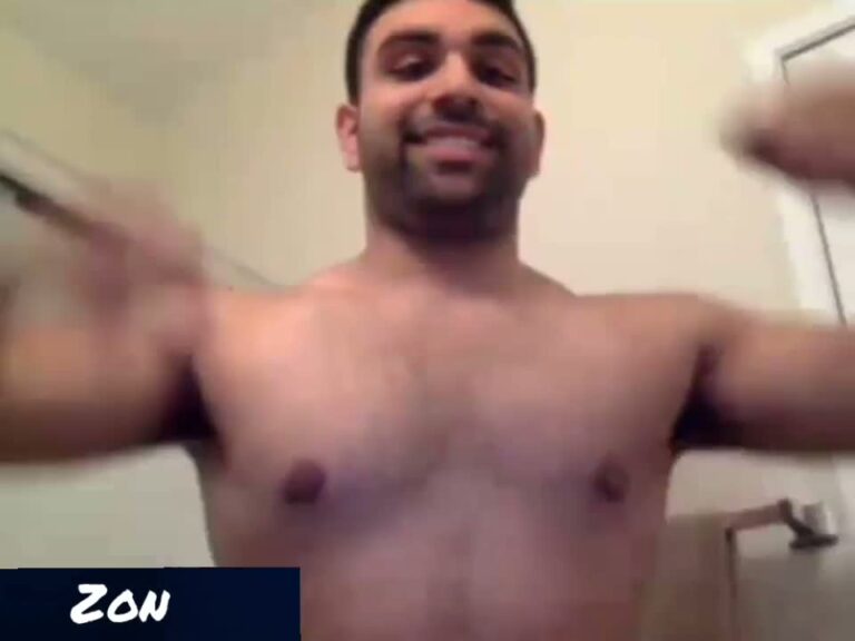 Handsome Straight Guy To Show His Dick_2