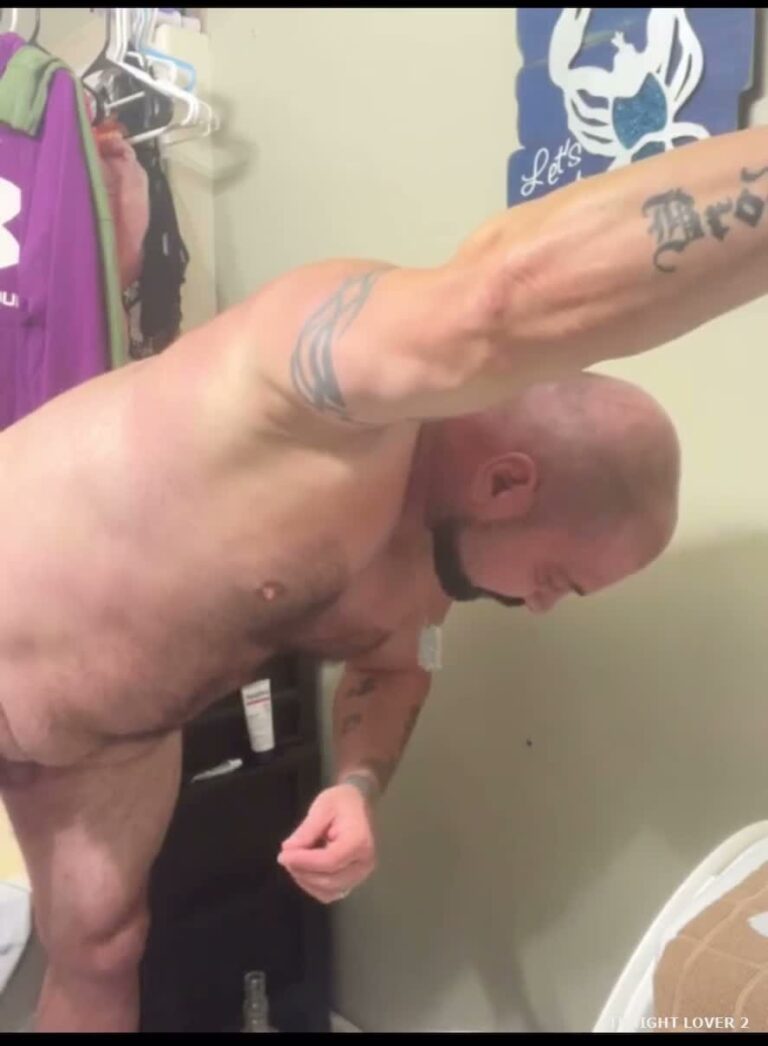 Married Guy Pukes Cum