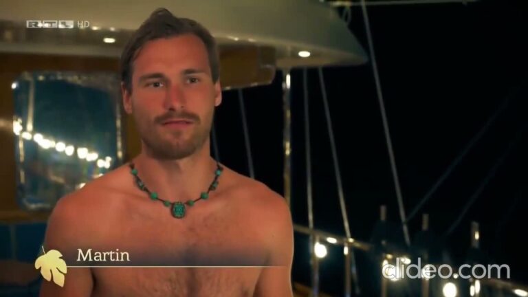 Naked In Reality Show