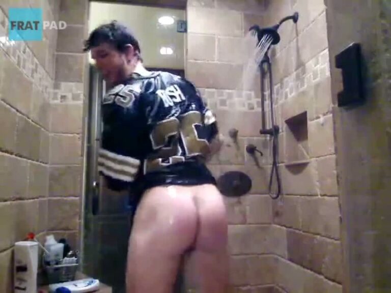 Jock Loves To Show His Ass
